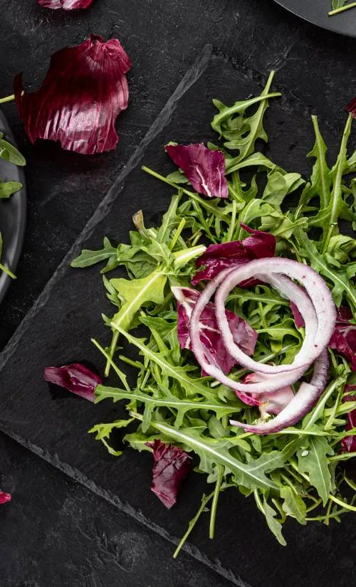 Rocket and red onion salad
