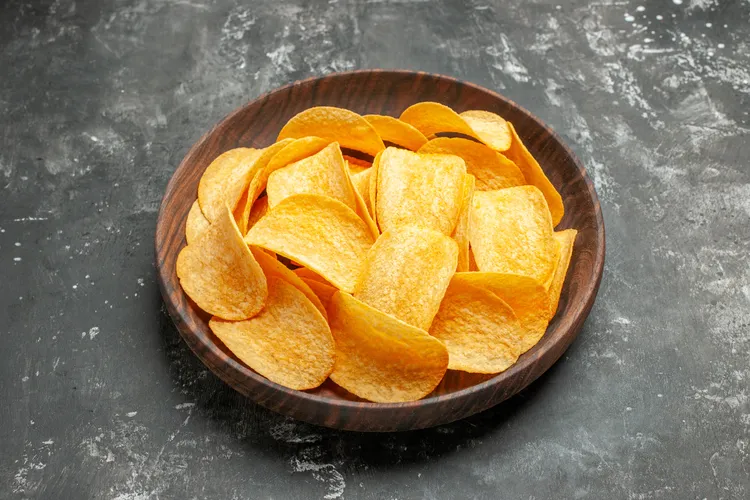 Crunchy thick-cut potato chips