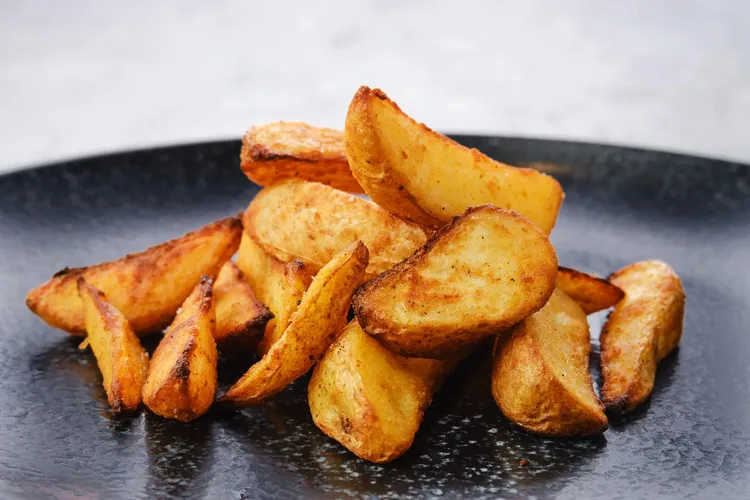Oven-baked wedges