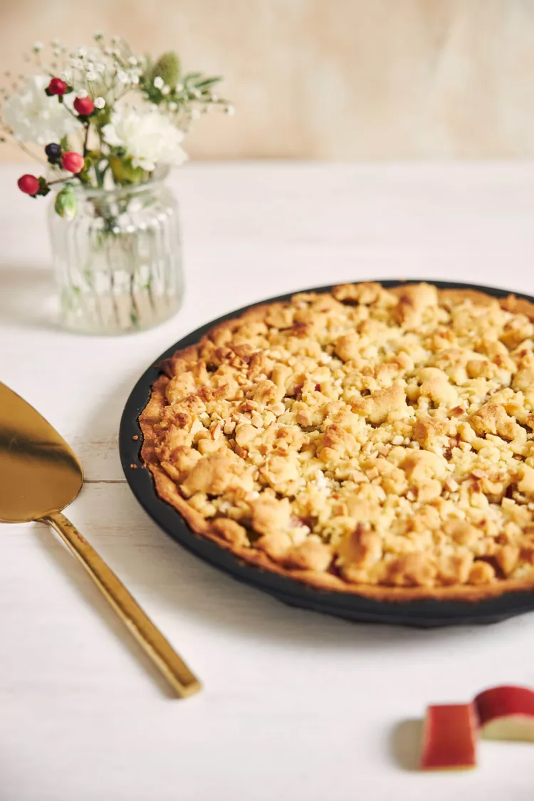 Cheat's apple pie with golden syrup