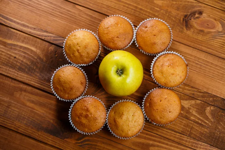 Little apple cakes