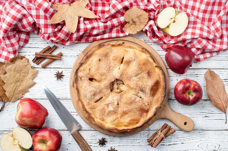 Salted caramel apple pie