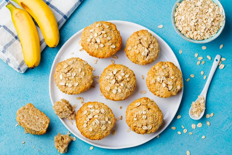 Banana-coconut protein baked oatmeal cups