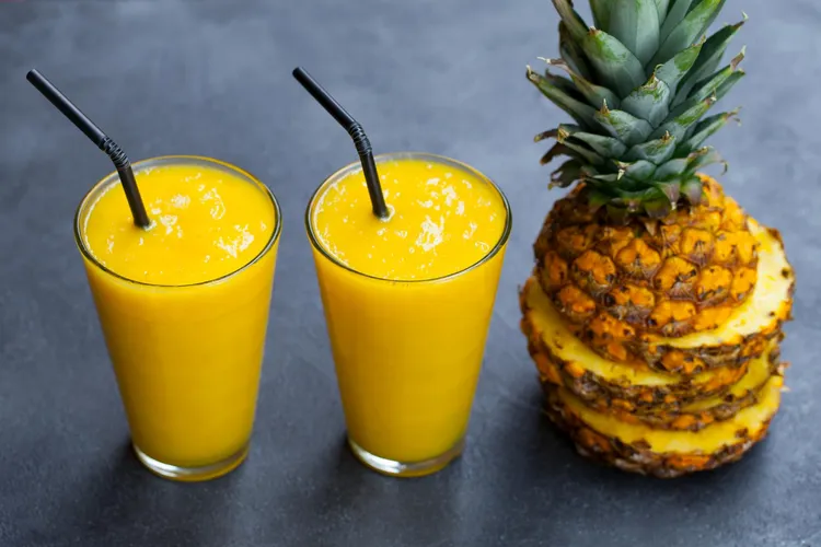 Pineapple almond greek yogurt smoothie