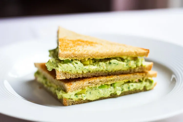 Avocado chickpea salad sandwich