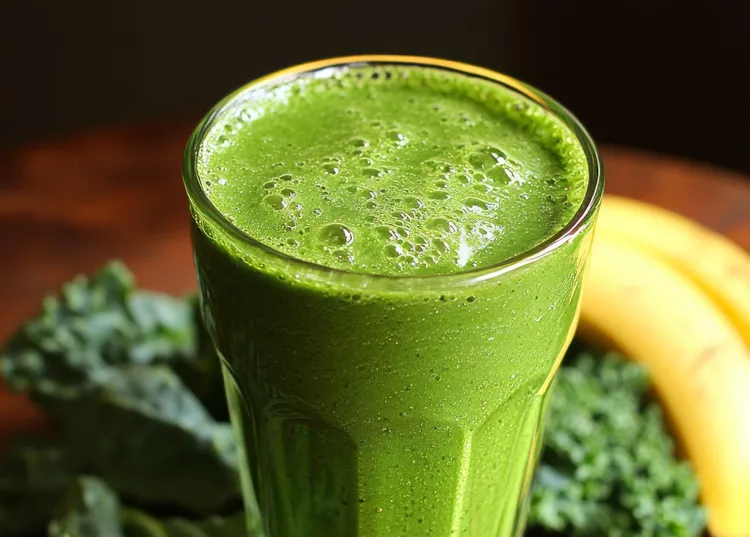 Citrusy banana kale smoothie
