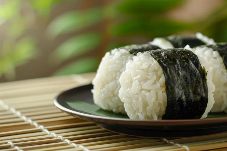 Seaweed onigiri balls