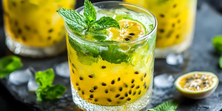 Lemon, mint and passionfruit iced tea