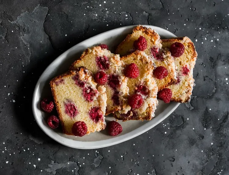 Raspberry and banana bread with crumble