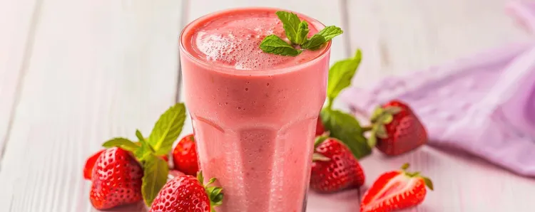 Strawberry oatmeal protein power smoothie