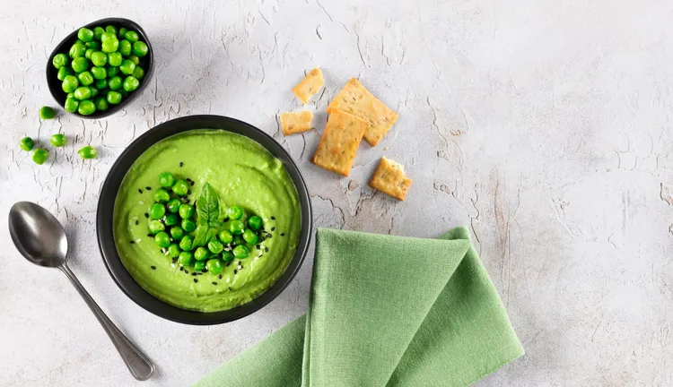 Pea and lettuce puree with tarragon