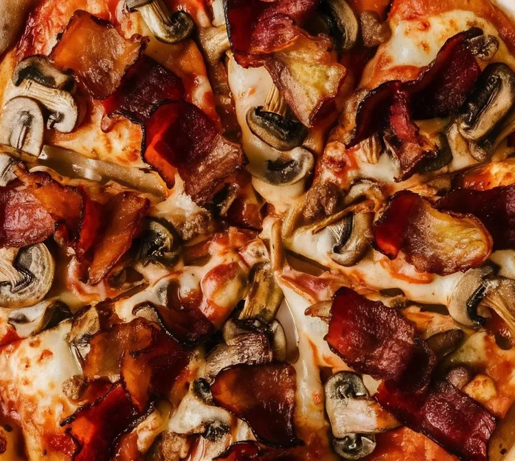 Quinoa, prosciutto and mushroom pizza