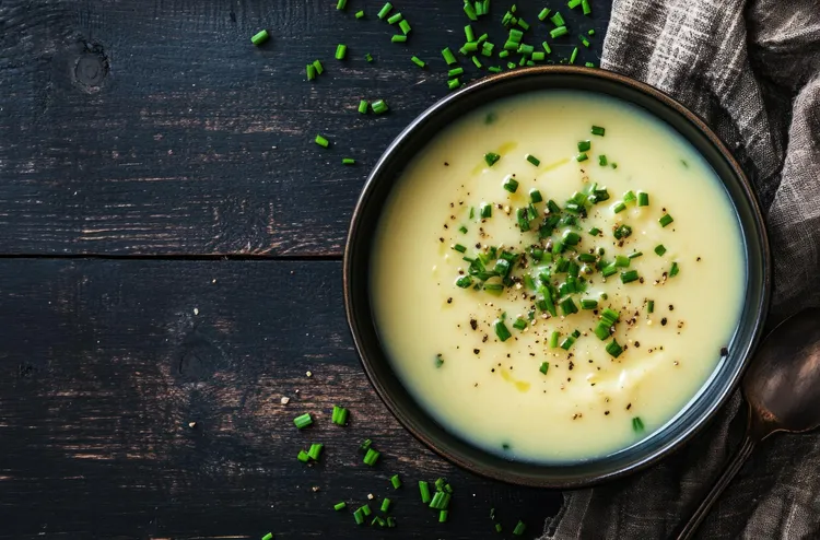 Potato leek soup with onion and milk