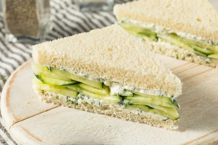 Cucumber and onion sandwich with creamy mayo dressing