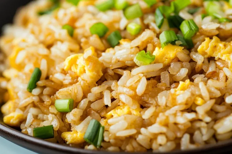 Brown rice with chicken gravy