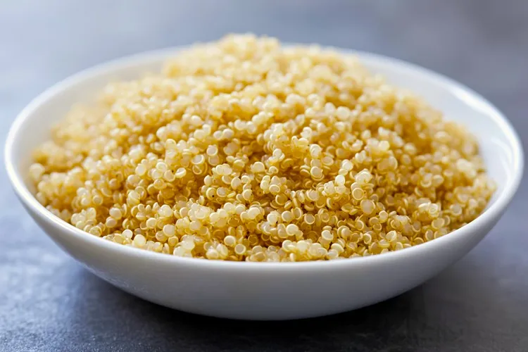 Lemon quinoa with olive oil