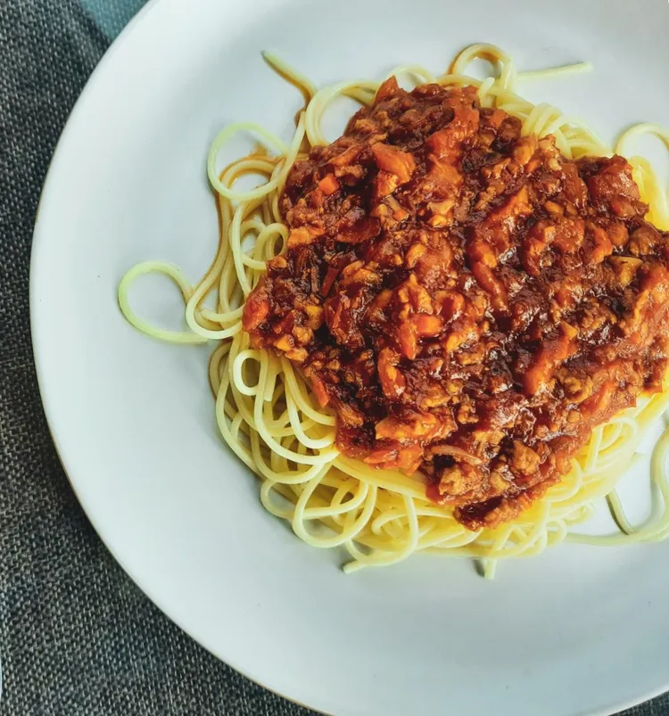 Mushroom bolognaise with spaghetti