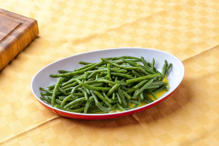 Roasted green beans with olive oil