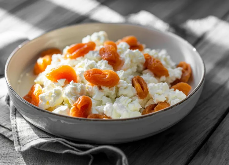Apricot-cottage cheese delight