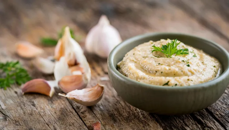 Chickpea and garlic puree