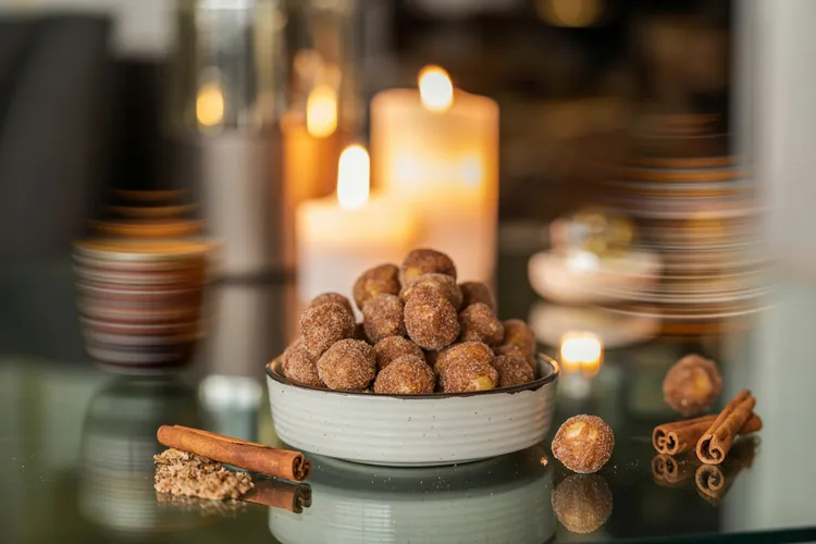 Cinnamon sugar-crusted macadamias