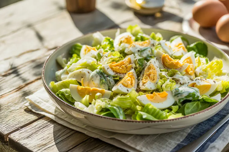 Egg and lettuce salad