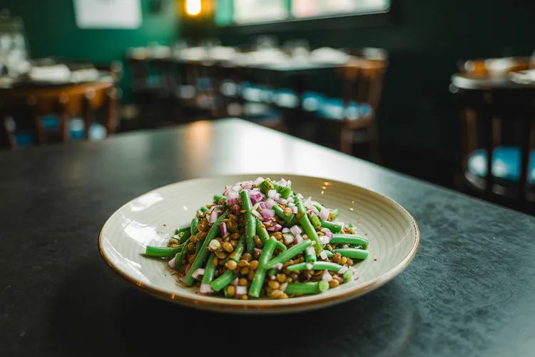 Green bean and lentil salad