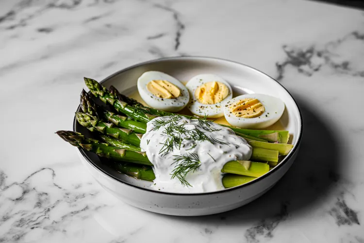Asparagus with dill yogurt dressing and egg