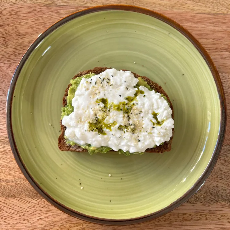 Avocado and cottage cheese toast