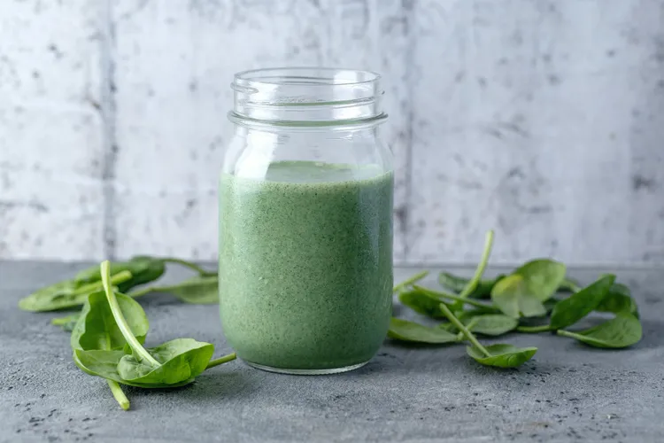 Pear-banana celery spinach smoothie