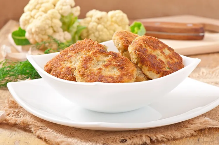 Air fryer cauliflower cheese bites