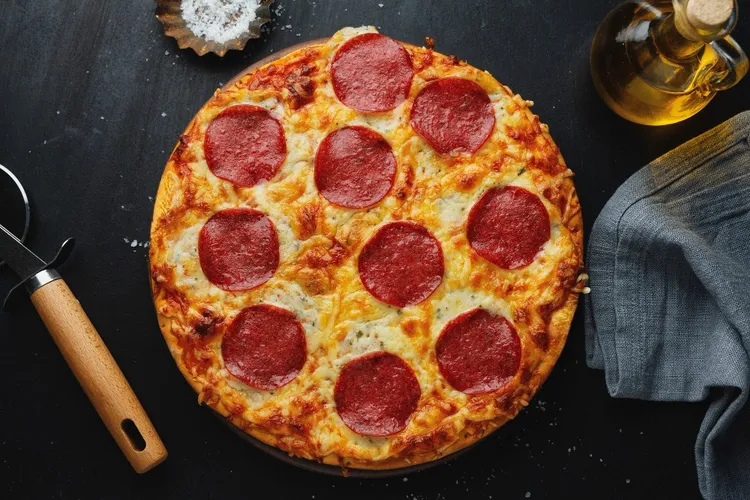 Low carb skillet pizza
