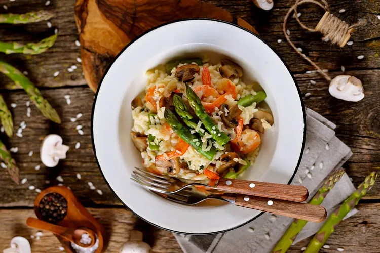 Quick shrimp, asparagus & mushroom risotto
