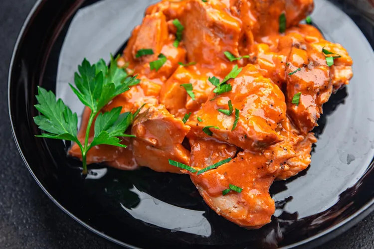 Slow cooker salsa chicken