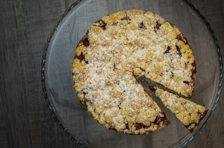 Apple and raspberry crumble tea cake