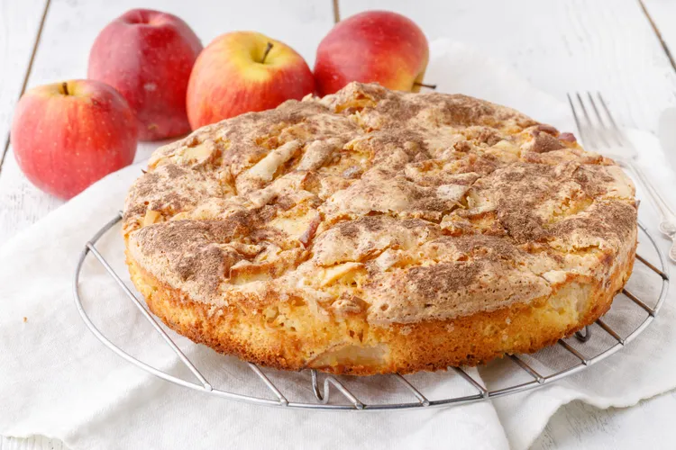 Apple cinnamon teacake