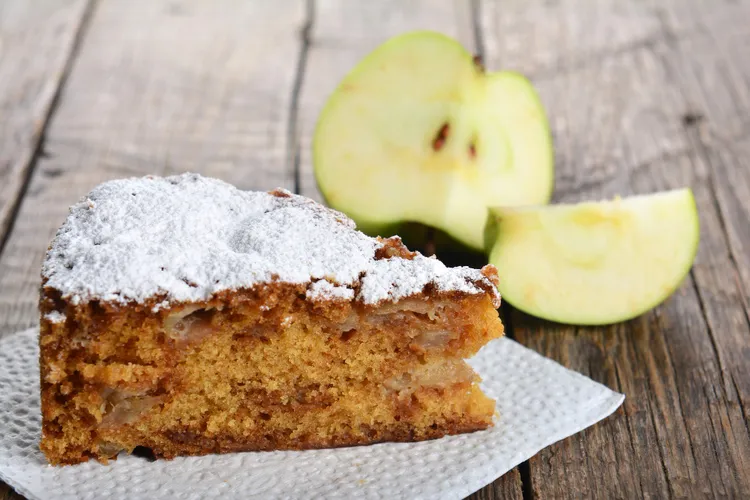 Apple tea cake