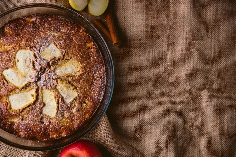 Caramelised apple tea cake