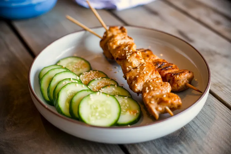 Garlic chicken skewers