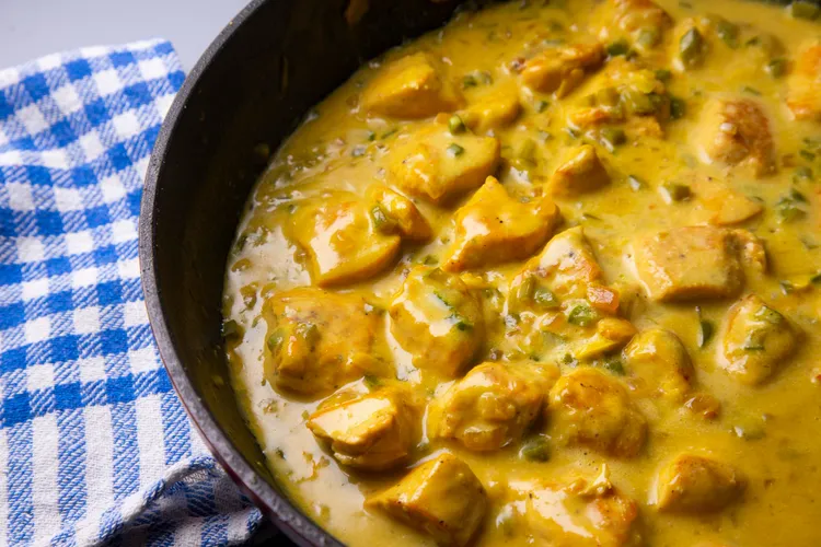 Chicken, pea and potato curry