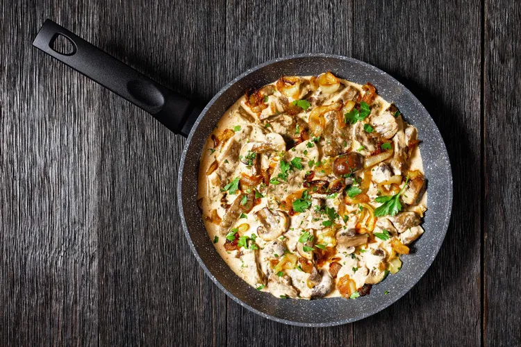 Chicken stroganoff