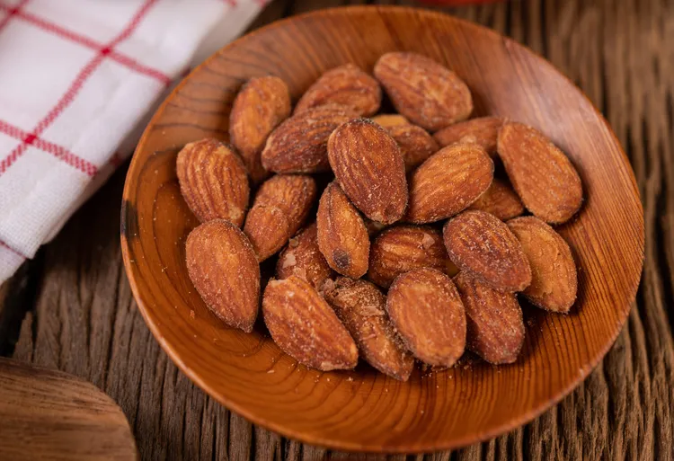 Spiced almonds