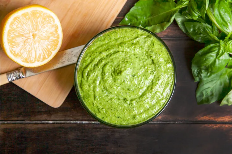 Green avocado dressing