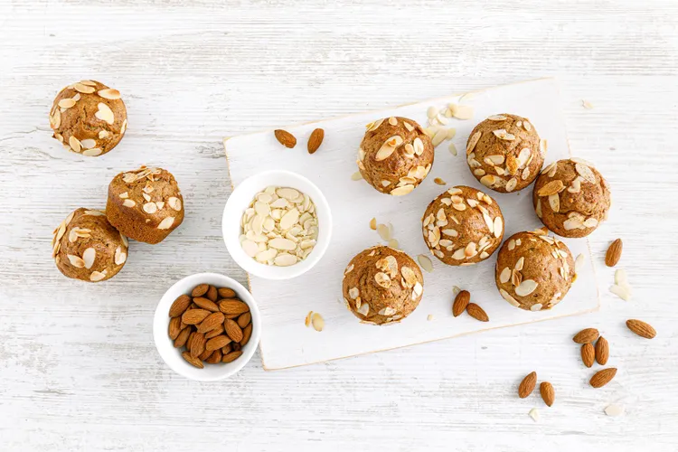 Mini raspberry friands