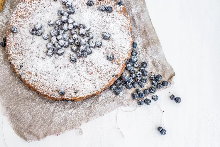 Blueberry and almond cake
