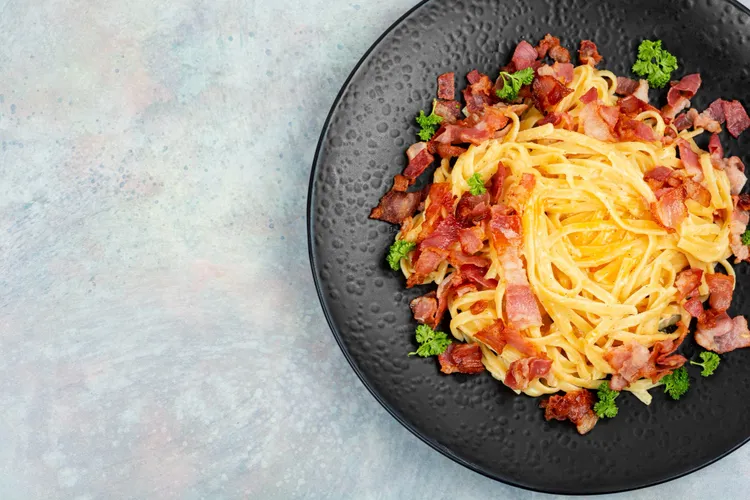 Bacon scrambled egg pasta