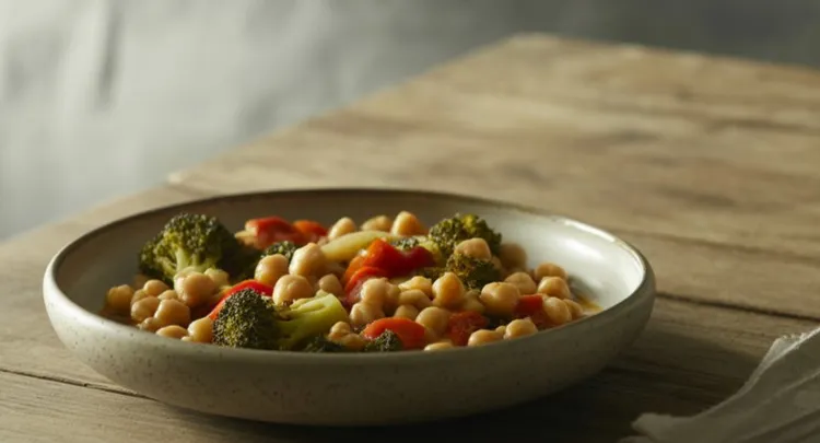 Sweet & sour chickpeas with broccoli